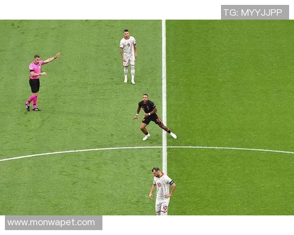 全球十大顶级定位球大师盘点 各大球场上的自由球与任意球传奇