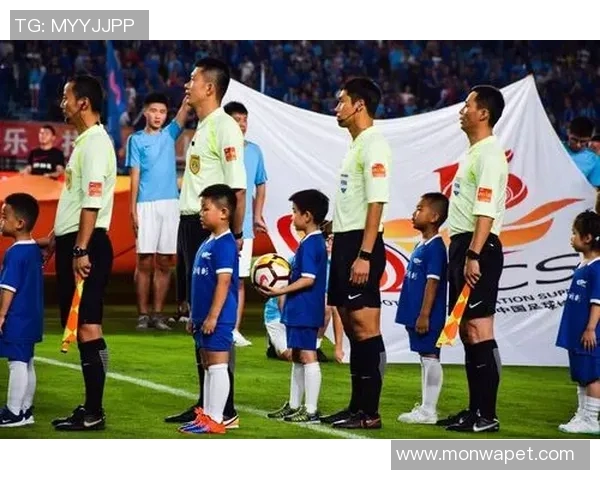 篮球巨星跨界追星足球展现体坛偶像之间的双向热爱与激情 篮球巨星跨界追星足球展现体坛偶像之间的双向热爱与激情