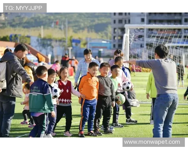 足球巨星如何在繁忙赛场之外陪伴孩子健康成长